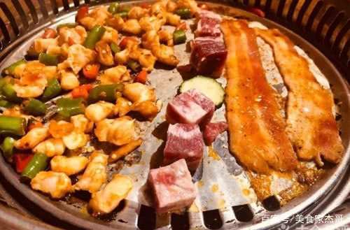 
吃烤肉时 服务员频繁问要不要换纸 这是一种表示 不懂就尴尬了：panda sports(图6)